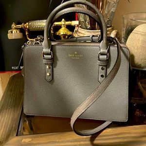 Authentic Kate Spade pocketbook in excellent condition, carried one time!🔥🔥💯